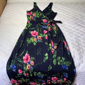 Gorgeous floral faux wrap maxi dress